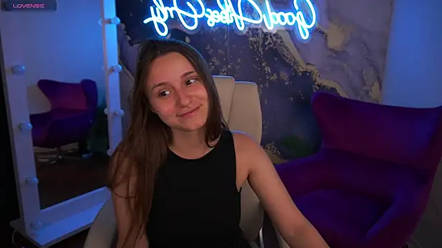 TinyNatalie online show from June 30, 8:19 pm