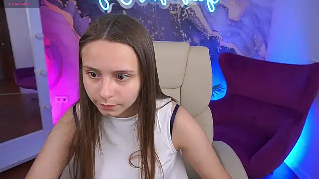 TinyNatalie online show from June 19, 6:55 pm