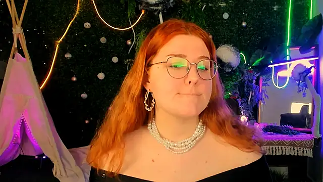 StaceyJensen online show from February 17, 9:41 am