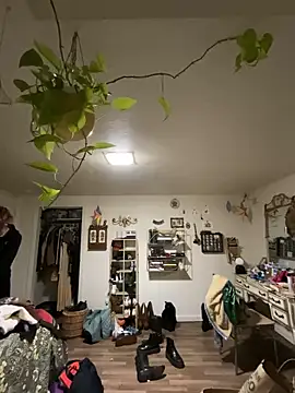 ashtrayhaterz online show from November 25, 6:48 am