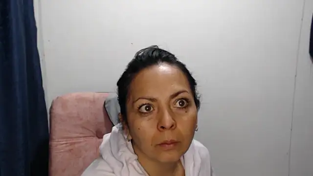 Paolahotty online show from March 13, 10:49 am