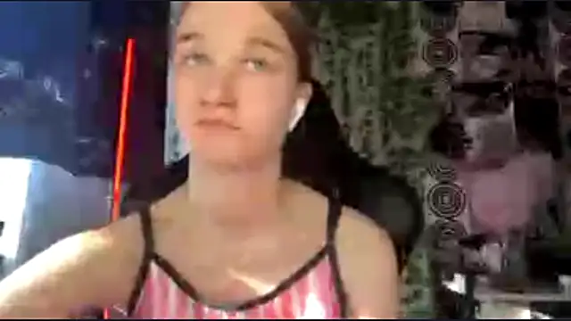 helgicuteness online show from March 18, 1:49 pm