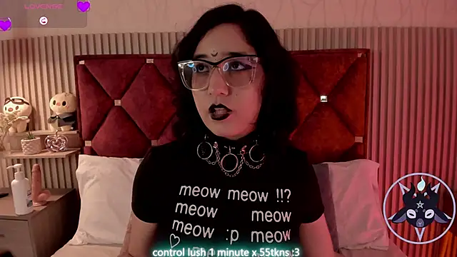 Kiri Velvet online show from May 27, 8:17 pm