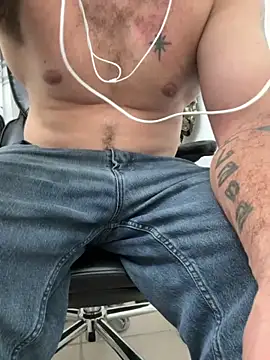 2addictivelyhorny online show from April 30, 5:56 am