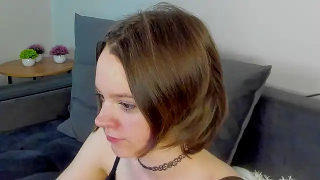 Olivia Riesz online show from June 14, 1:14 am