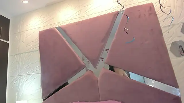 sol-angel online show from August 3, 4:45 pm