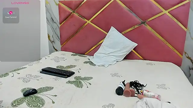 VALERIAQUEENTS   online show from January 14, 12:21 pm