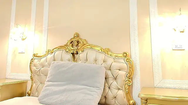 HallieStone online show from February 16, 1:44 pm