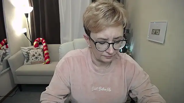 ChristinaRainforce online show from December 1, 1:36 pm