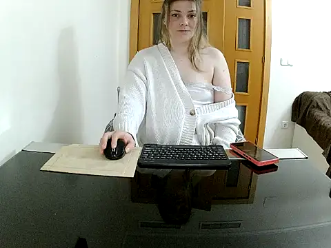 Adelyxveex online show from December 16, 10:59 pm