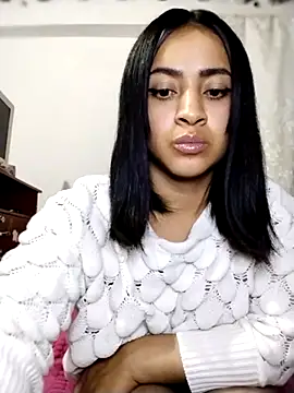 NiinaHans online show from December 3, 6:27 am