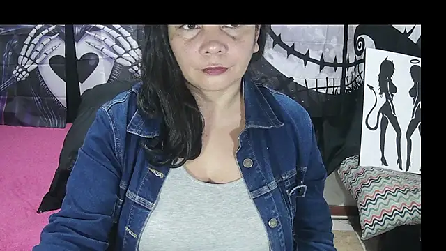 vivian-milf online show from July 31, 2:23 am