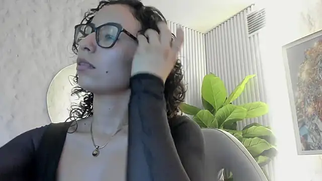 sarah sluty online show from May 5, 2:14 am