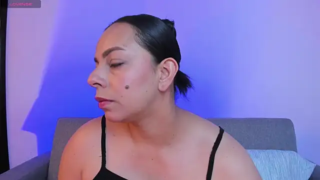 jimena chic1 online show from June 26, 8:21 pm