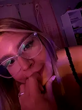 Alexarrm 17 online show from November 27, 3:53 am