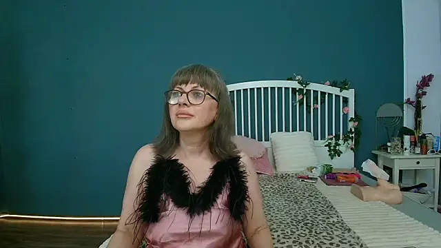 Cougar Milff online show from July 2, 7:53 pm