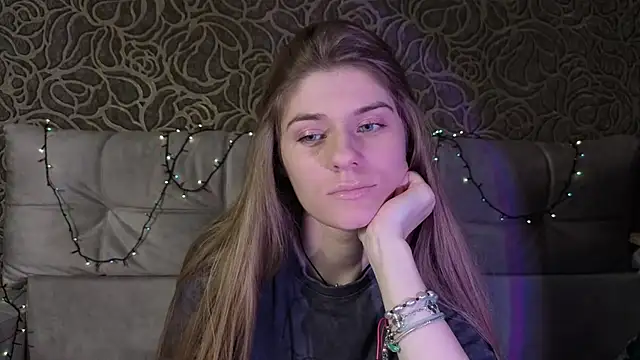 Adell Love online show from December 18, 12:37 am