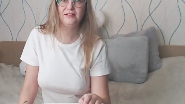 KissKsy online show from December 1, 6:06 am