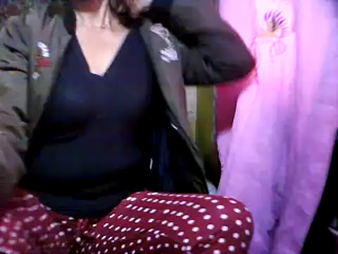 QueenGanda Palangga online show from March 14, 1:28 am