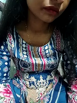 Zoyaa-Zubair online show from March 13, 7:59 pm