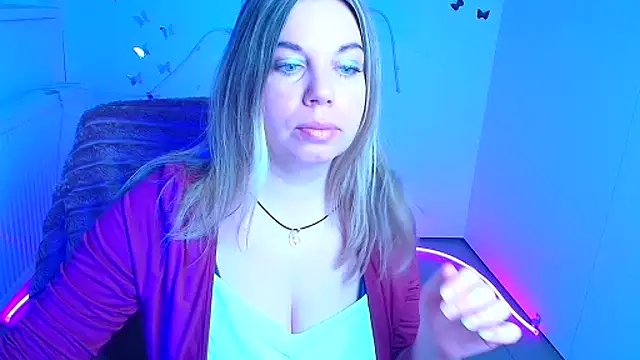 Amanda Swannn online show from May 2, 6:39 am
