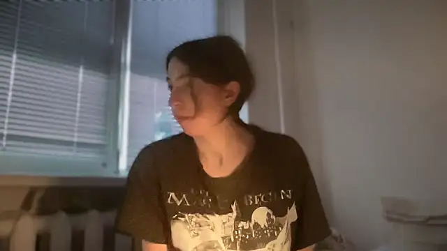 Aphr0ditee online show from February 3, 2:00 pm