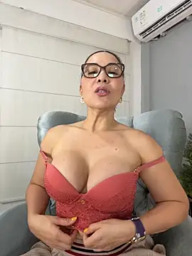 AnnaJaimes online show from April 28, 12:08 am