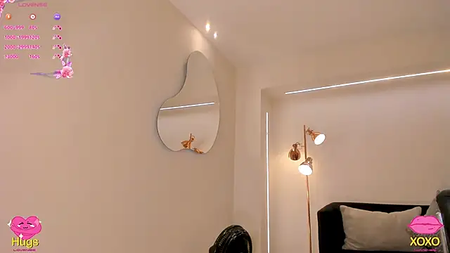 LisaFlowers  online show from February 5, 11:35 am