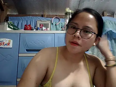 xxdreamgirl69 online show from July 24, 3:37 am