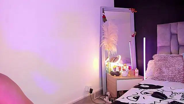 MeganFooster online show from December 22, 12:47 am