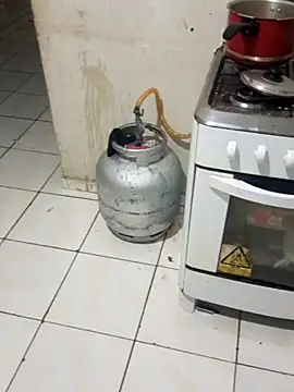  - putinha - online show from December 4, 5:10 am