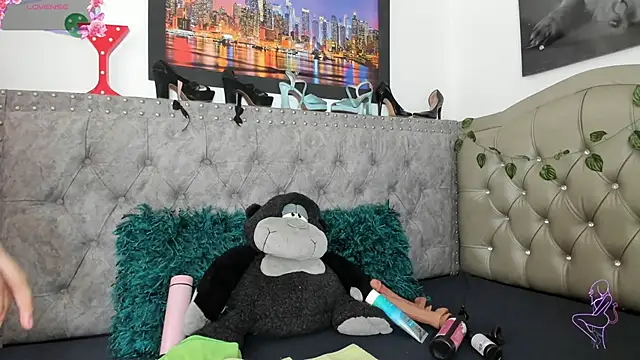 Melody Prescott online show from February 2, 1:32 pm