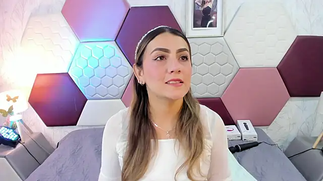 AriaRous online show from May 1, 4:54 pm