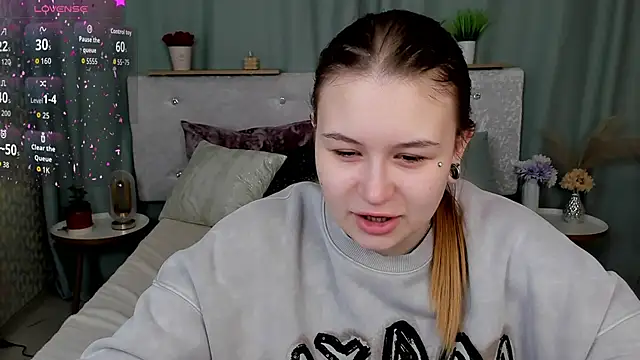 MilanaXHoney online show from March 6, 1:01 am