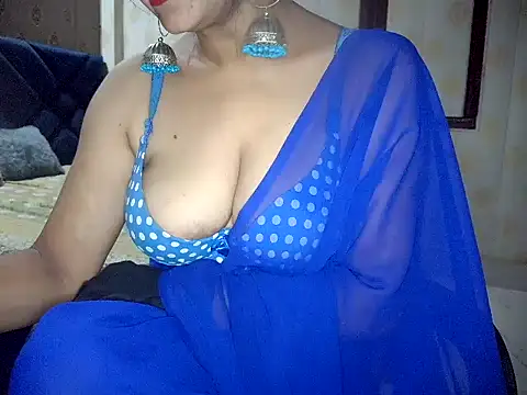 Hotronita123 online show from July 18, 6:10 pm