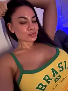 AsianDreamx online show from December 3, 8:00 pm