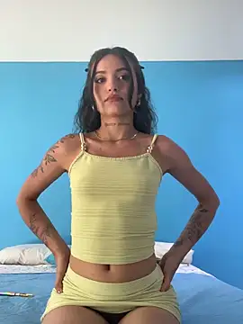 BrianaJhons19 online show from June 12, 9:01 pm