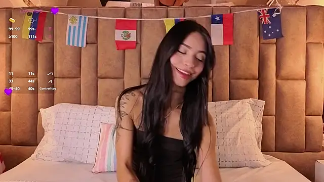 BrianaJhons19 online show from July 7, 8:11 pm