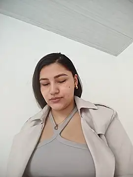Julia-Blair online show from May 1, 4:43 pm