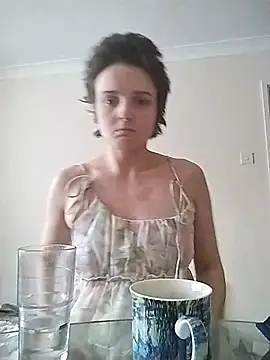 Amy01112 online show from April 29, 6:24 pm