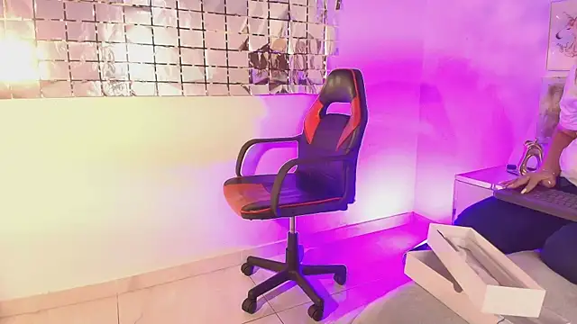 ElenaLauren online show from July 21, 2:51 pm
