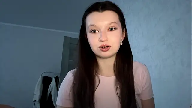 EllieBerrie online show from March 17, 2:21 pm