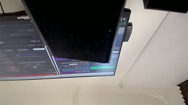 Baileyy  online show from December 5, 5:25 pm