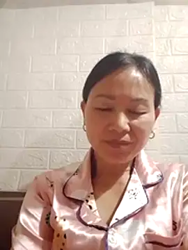 Lili-123k online show from April 29, 3:32 am