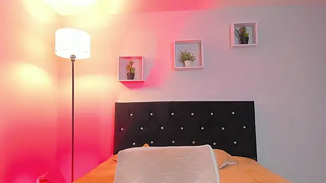 Victoria Rose  online show from June 30, 8:30 pm