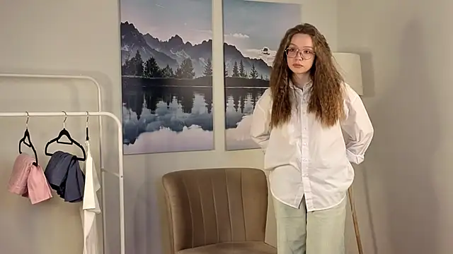 TobiBrighton online show from December 3, 6:05 am