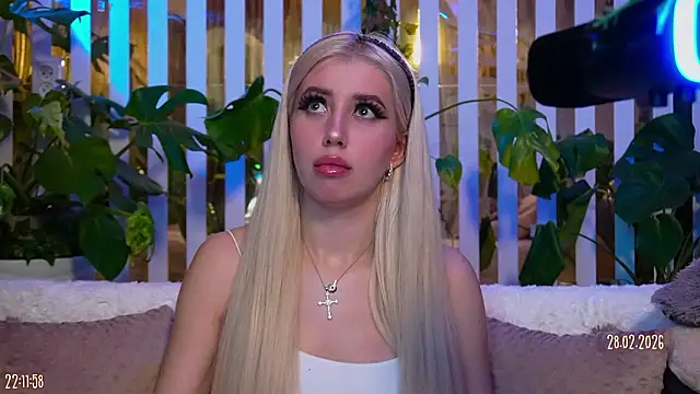 FlowweerGirl online show from February 28, 7:13 pm