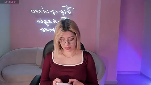 MadisonKane online show from July 15, 11:26 am