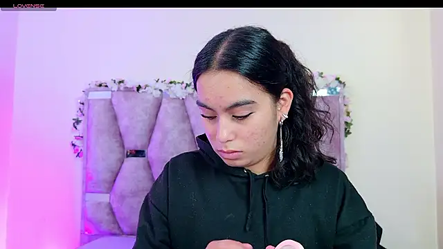 iris and damian online show from March 10, 5:17 pm