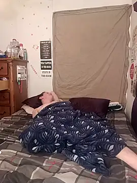 snowbird1117 online show from February 9, 3:53 am